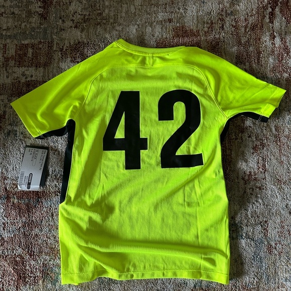 Nike soccer jersey - Picture 2 of 2